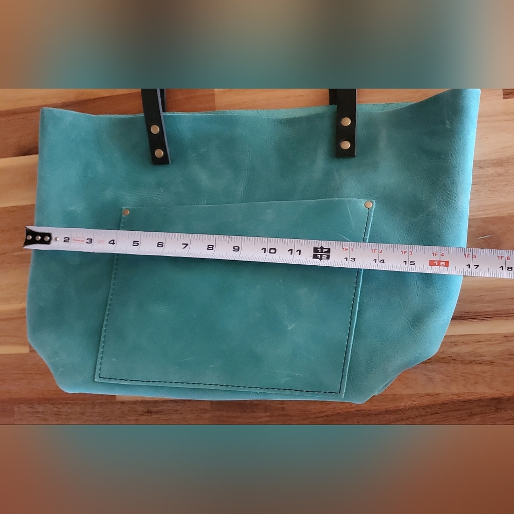 Portland Leather Green Tote Bag - Picture 10 of 11